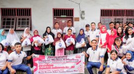 Jajaran pegawai Rutan Kelas I Medan, menggelar jalan santi sekaligus penyeluran bansos kepada masyarakat sekitar, Sabtu (16/8/2025)