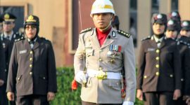 Kombes Pols Syafi'i Nafsikin saat menjadi Komandan Upacara HUT RI ke-80 di Mabes Polri