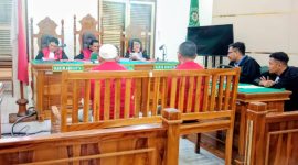 Kedua terdakwa kurir sabu asal Aceh, menjalani sidang dakwaan di PN Medan, Rabu (20/8/2025)