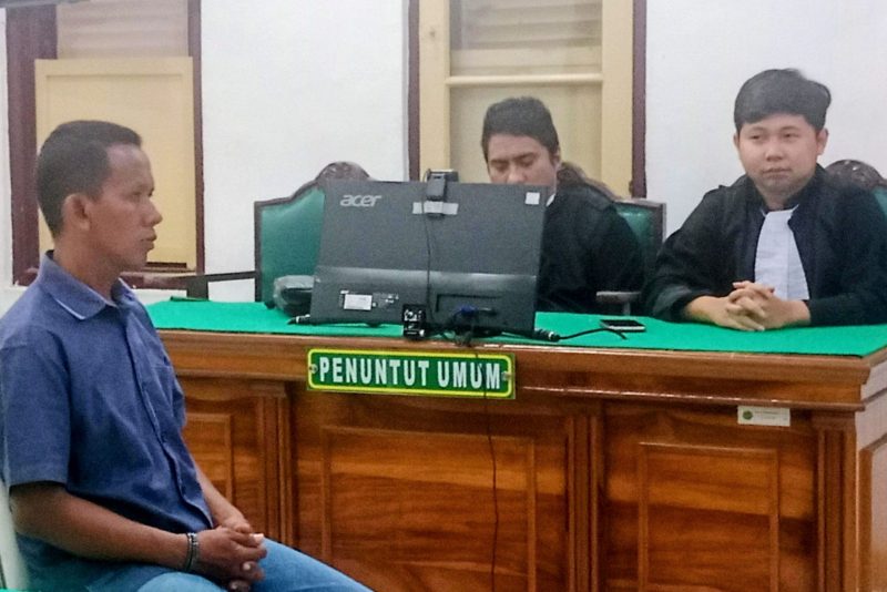 Mantan Kades Petuaran Hilir, Sugiono menjalani sidang putusan di Pengadilan Tipikor Medan, Rabu (20/8/2025)
