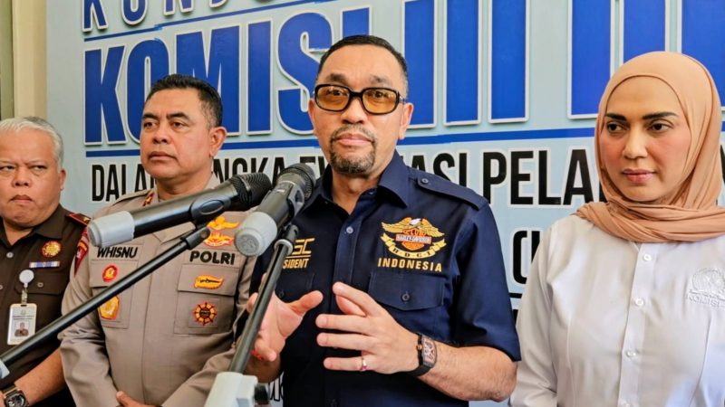 Wakil Ketua Komisi III DPR RI, Ahmad Sahroni menyoroti kekerasan polisi di Sumut, saat kunker ke Mapolda Sumut, Jumat (22/8/2025)