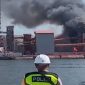Asap mengepul dari kebakaran pabrik NPK PT PIM Aceh Utara, Jumat (29/8/2025).