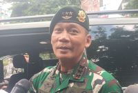 Panglima Komando Cadangan Strategis TNI AD (Pangkostrad) Letnan Jenderal (Letjen) TNI Mohammad Fadjar datang ke lokasi demo di Jalan Kramat Kwitang, Jakarta Pusat, Sabtu (30/8/2025)