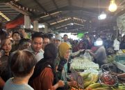 Blusukan di Pasar Flamboyan, Wapres Gibran Beli Pakis hingga Ikan Asin