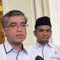 Menteri Ketenagakerjaan (Menaker) Yassierli (kiri) saat ditemui di Jakarta