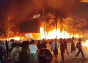 Kantor DPRD Makassar Ludes Terbakar, Satu Pejabat Kecamatan Tewas Lompat dari Lantai 4