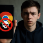 Ilustrasi tampilan ponsel Android dengan ikon Google Chrome terbuka, dikelilingi elemen visual tanda peringatan malware dan virus, menggambarkan risiko mengakses link bokeh Chrome 2024 Android tanpa perlindungan keamanan