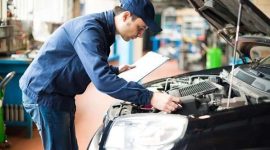 Pemeriksaan beberapa bagian pada mobil sebelum berangkat kerja