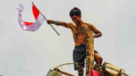 Teks Khutbah Jumat 8 Agustus 2025: Meyongsong HUT RI dengan Syukur dan Karya Nyata di mana momentum peringatan Hari Ulang Tahun (HUT) ke-80 Kemerdekaan Republik Indonesia harus kita jadikan sebagai ajang memperkuat rasa syukur kita kepada Allah atas nikmat kemerdekaan yang telah dianugerahkan.