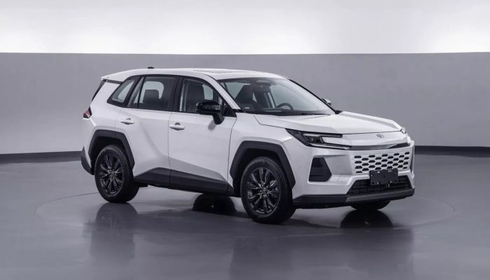 Ini Dia Mobil Toyota yang Menjadi Lawan Sepadan Mitsubishi Destinator, Bukan Innova Zenix!