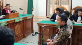 Kedua terdakwa korupsi pengutipan dana sekolah, menjalani sidang tuntutan di Pengadilan Tipikor Medan, Senin (4/8/2025) sore.