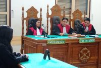 Hakim saat membacakan putusan terhadap terdakwa kurir sabu dan ekstasi, secara virtual di PN Medan, beberapa waktu lalu.