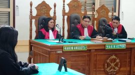 Hakim saat membacakan putusan terhadap terdakwa kurir sabu dan ekstasi, secara virtual di PN Medan, beberapa waktu lalu.