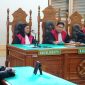 Hakim saat membacakan putusan terhadap terdakwa kurir sabu dan ekstasi, secara virtual di PN Medan, beberapa waktu lalu.