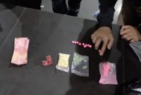 Tim Direktorat Narkoba Polda Sumut temukan pil ekstasi saat penggerebekan THM CDI