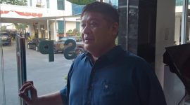 Ketua DPRD Medan, Salomo T.R. Pardede, memberikan keterangan seusai diperiksa terkait dugaan pemerasan pengusaha di Kantor Kejati Sumut, Selasa (26/8/2025)