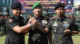 Pangdam III/Siliwangi Mayjen TNI Kosasih, S.E., memimpin upacara serah terima jabatan (Sertijab) Komandan Batalyon Kavaleri 4/Kijang Cakti dan Komandan Batalyon Zeni Tempur 3/Yudha Wyoghra yang berlangsung di Lapangan Upacara Yonkav 4/KC Kota Bandung, Selasa, 26 Agustus 2025.