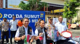 Kasat Reskrim Polrestabes Medan AKBP Bayu Putro Wijayanto yang didampingi Iptu Hafizzullah saat memberikan keterangan pers. Foto: Humas Polrestabes Medan