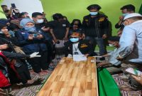 Jenazah Nazwa Alya disemayamkan dirumah duka usai tiba dari Kamboja sebelum dimakamkan, Minggu (31/8/2025).
