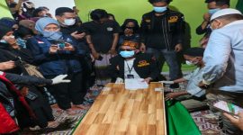 Jenazah Nazwa Alya disemayamkan dirumah duka usai tiba dari Kamboja sebelum dimakamkan, Minggu (31/8/2025).
