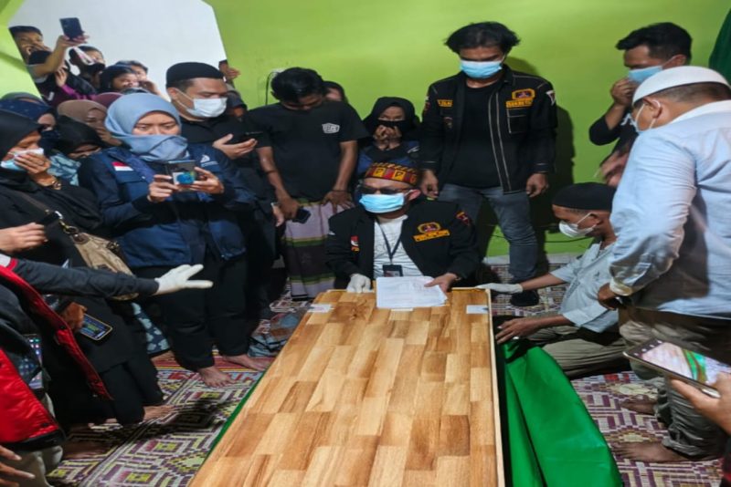 Jenazah Nazwa Alya disemayamkan dirumah duka usai tiba dari Kamboja sebelum dimakamkan, Minggu (31/8/2025).
