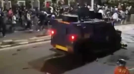 Mobil Rantis Brimob tabrak ojol saat aksi demonstrasi