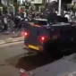 Mobil Rantis Brimob tabrak ojol saat aksi demonstrasi
