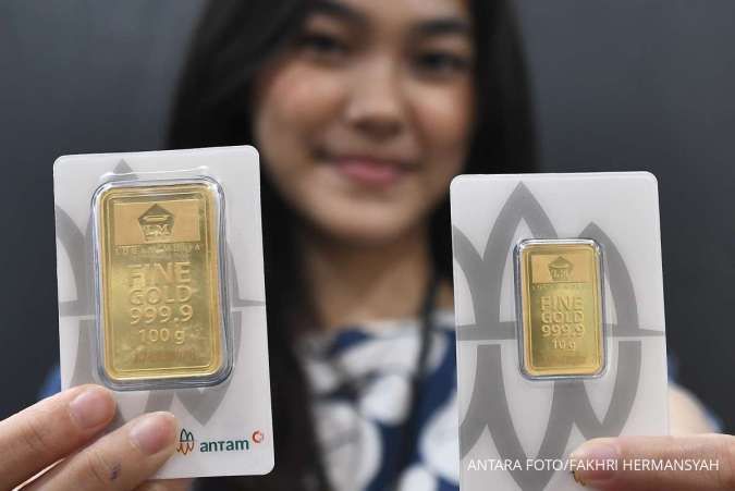 Harga Emas Antam itu turun Rp 2.000 jika dibandingkan dengan Harga pada Sabtu (16/8/2025) yang berada di level Rp 1.896.000 per gram.