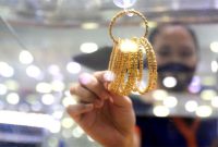 harga emas perhiasan bervariasi di mana harga emas perhiasan mengalami perubahan berdasarkan perkembangan pasar global dan nilai tukar rupiah. 

