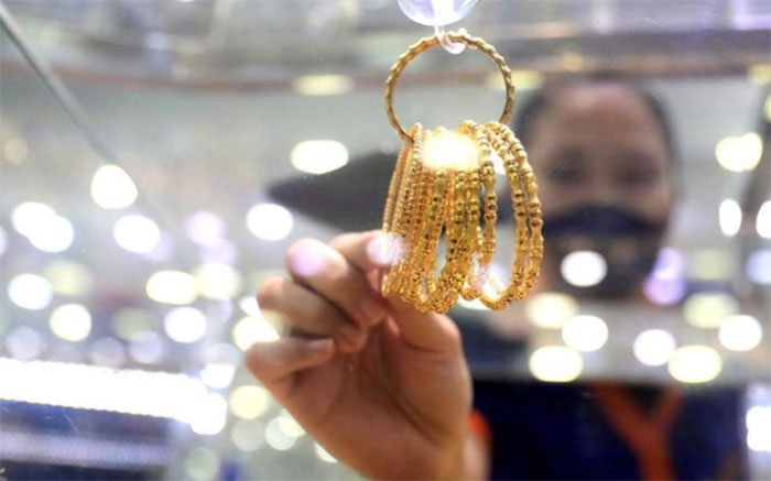 harga emas perhiasan bervariasi di mana harga emas perhiasan mengalami perubahan berdasarkan perkembangan pasar global dan nilai tukar rupiah. 
