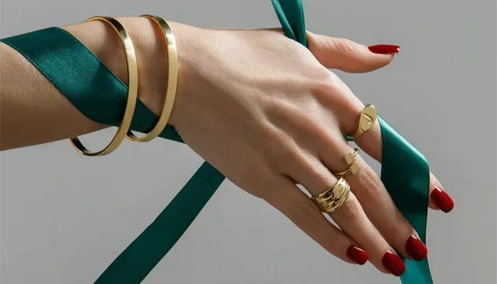 Harga Emas 22 Karat Naik Rp5.000 Dibanderol Rp1.370.000 Per Gram di Perdagangan Kamis (14/8/2025)