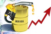 Berdasarkan Laporan industri menunjukkan persediaan harga minyak mentah AS naik pekan lalu, menandakan periode puncak permintaan musim panas mulai berakhir.