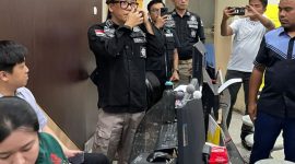 Wamenaker Immanuel Ebenezer saat melakukan sidak