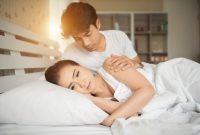 Seorang pria terkejut dikarenakan lima anak hasil pernikahan dengan sang istri ternyata bukan anak kandungnya. Ironisnya, dia baru mengetahuinya setelah usia pernikahannya hampir 40 tahun.