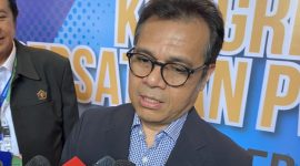 Wakil Menteri Komunikasi dan Digital Nezar Patria menjawab pertanyaan wartawan saat ditemui di Cikarang, Jawa Barat, Sabtu (30/8/2025).