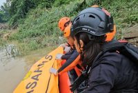 Kantor Pencarian dan Pertolongan Kelas A Medan (Basarnas) bersama tim SAR gabungan mengevakuasi dua korban yang hanyut di Sungai Belumai tepatnya di Desa Limau Manis Kecamatan Tanjung Morawa Kabupaten Deli Serdang, Sumatera Utara.