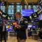 Indeks utama Wall Street ditutup melemah dipicu penurunan saham Dell, Nvidia dan saham terkait AI lainnya. Sementara itu, investor mencermati data inflasi yang menunjukkan tarif mulai menekan harga.