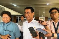 Menteri Pertanian Andi Amran Sulaiman menjawab pertanyaan awak media saat ditemui di kawasan DPR RI Senayan, Jakarta, Rabu (3/9/2025).