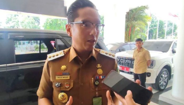 Usai Disidak Rico Waas, Kantor Kelurahan Ladang Bambu Sibuk Bersih-Bersih