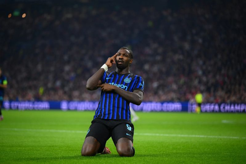 Selebrasi Marcus Thuram setelah mencetak gol untuk Inter Milan dalam pertandingan Liga Champions musim 2025/26 lawan Ajax Amsterdam di Cruyff ArenA pada Kamis (18/9/2025).