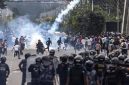 Demo besar-besaran di Nepal berujung rusuh tewaskan 19 orang. (AFP/PRABIN RANABHAT)