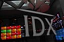 IHSG ditutup melemah 0,23% ke level 7.867,35. Indeks Harga Saham Gabungan (IHSG) diperkirakan masih rawan tertekan pada awal pekan ini.
