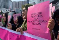 Massa Aksi Women’s March Medan: Tunjang Mundur Rezim Kekerasan. Foto: Topikseru.com/Agus Sinaga