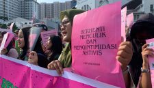 Massa Aksi Women’s March Medan: Tunjang Mundur Rezim Kekerasan. Foto: Topikseru.com/Agus Sinaga
