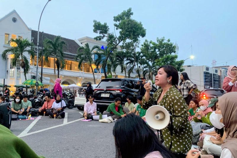 Women’s March Medan soroti kepemimpinan presiden Prabowo yang sarat dengan toksik maskuliniti. Foto: Topikseru.com/Agus Sinaga