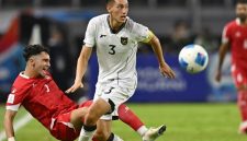 Pesepak bola Timnas Indonesia Jay Noah Idzes tampil melawan Timnas Lebanon dalam FIFA Matchday di Stadion Gelora Bung Tomo, Surabaya, Jawa Timur, Senin (8/9/2025). Foto: Antara
