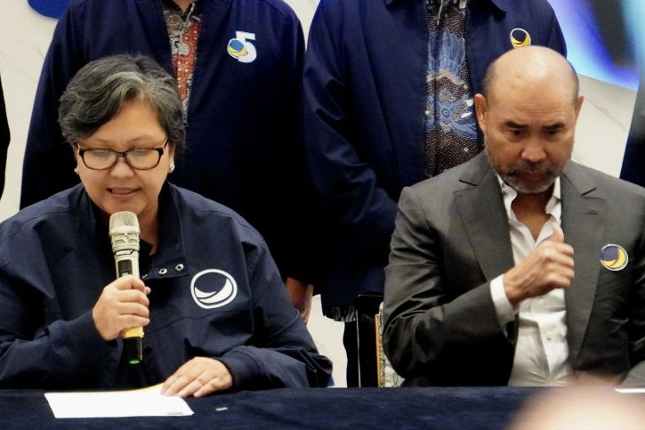 Anggota Majelis Tinggi Partai NasDem Lestari Moerdijat bersama Ketua Fraksi Partai NasDem Viktor Laiskodat. 