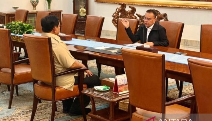 Prabowo Bertemu Wakil Ketua DPR Sufmi Dasco, Seskab Teddy Beber Isi Pembahasan