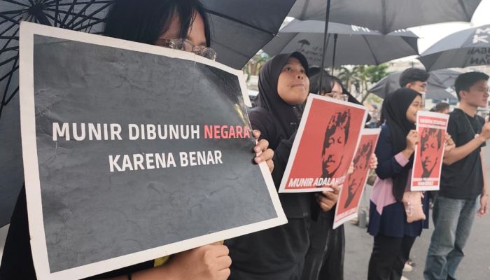 SEPTEMBER HITAM: Aksi Kamisan Medan Peringati 21 Tahun Munir dan Korban Ricuh Unjuk Rasa