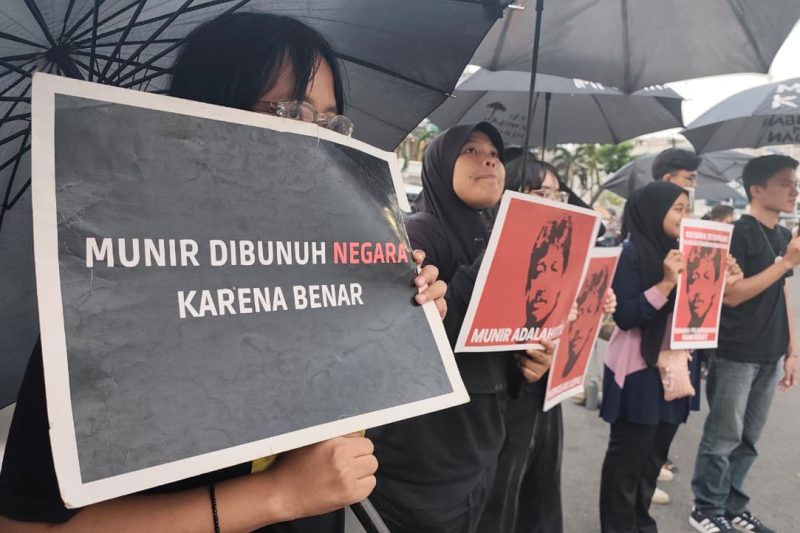 Aksi Kamisan Medan memperingati 21 pembunuhan Munir: “Indonesia darurat kekerasan dan ketidakadilan”